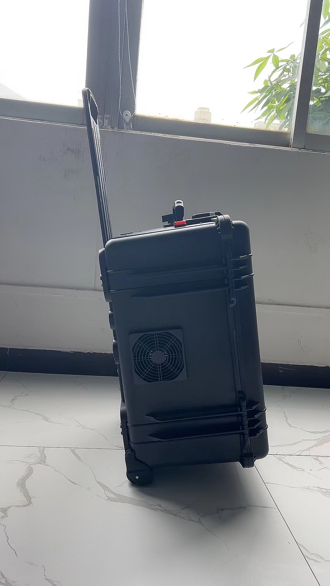 龙游手拉箱型移动通信干扰器